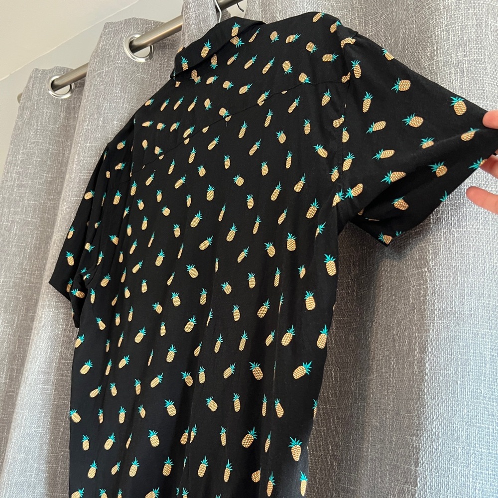 Aurora brand - Men’s short sleeve pineapple print button down shirt - size Large - Picture 9 of 12